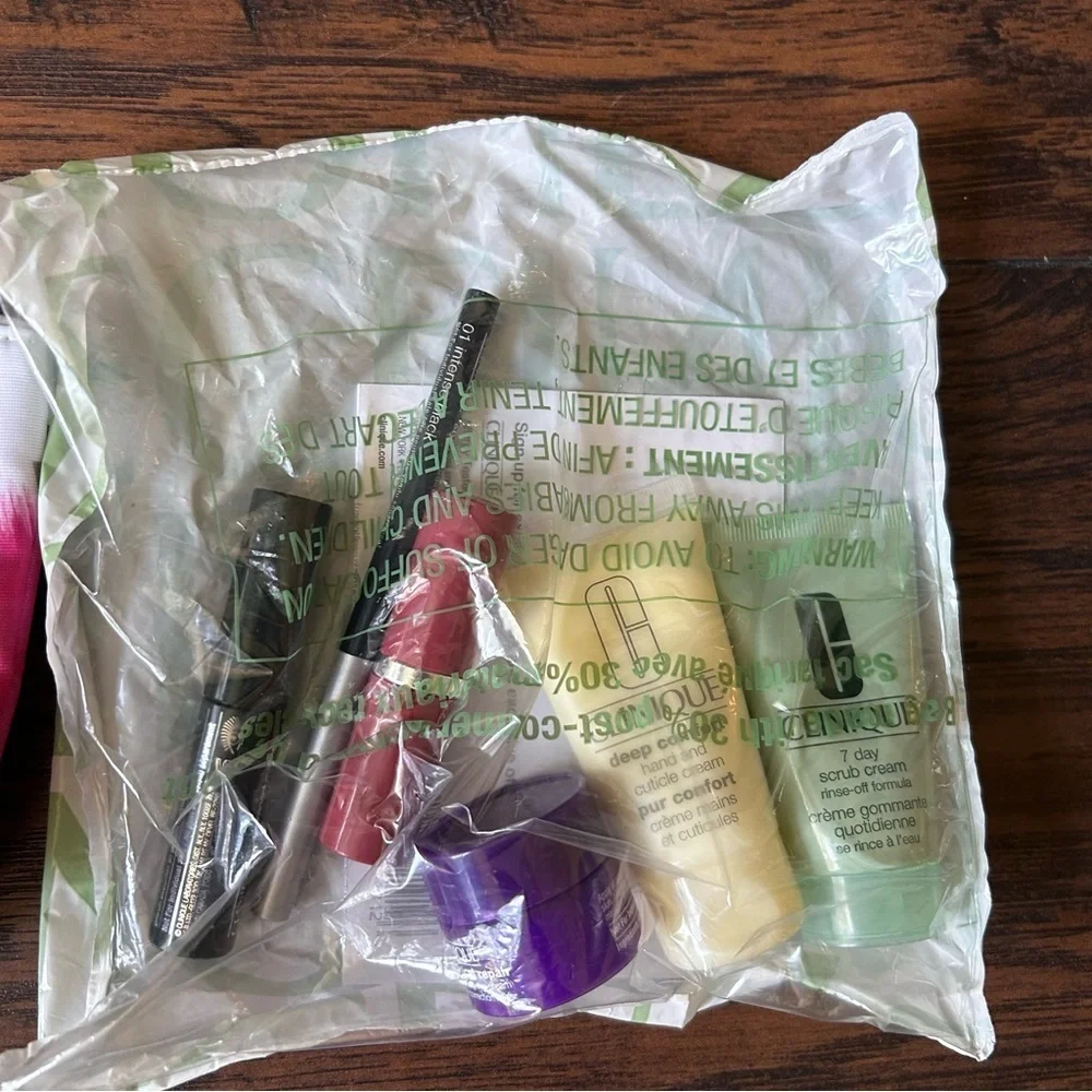 Clinique Makeup Bag with Skincare Set